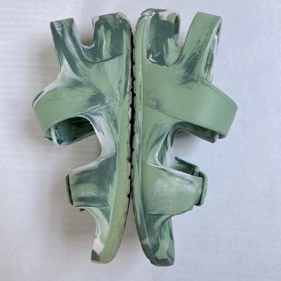 Cat and Jack Ade Slip-On Footbed Sandals Size 11T - Picture 5 of 14